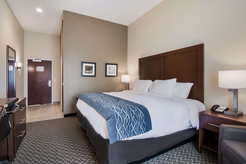 comfort inn and suites
