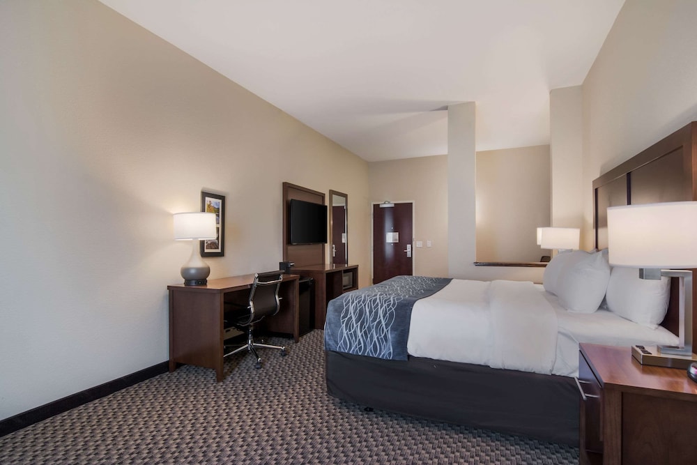 comfort inn and suites