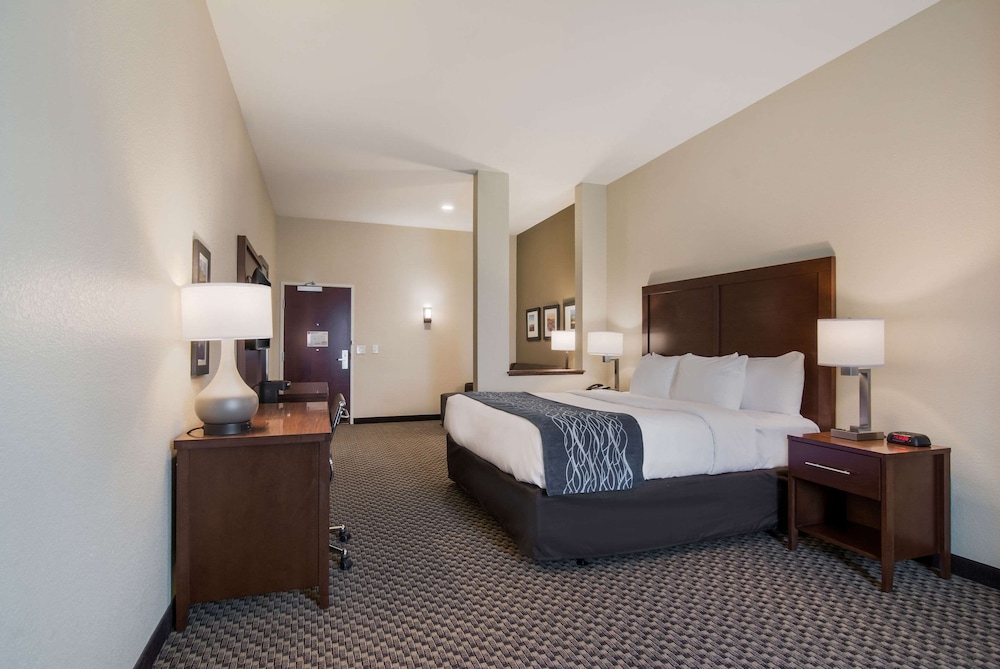 comfort inn and suites