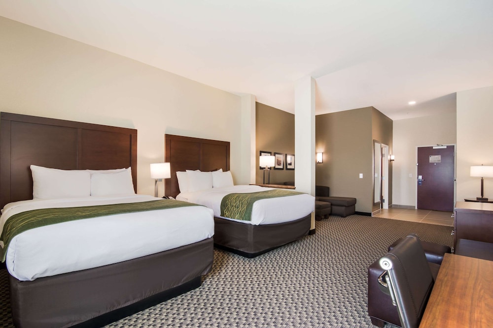 comfort inn and suites