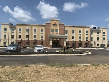 comfort inn and suites
