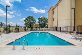 comfort inn and suites