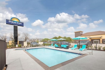 days inn and suites by wyndham la porte