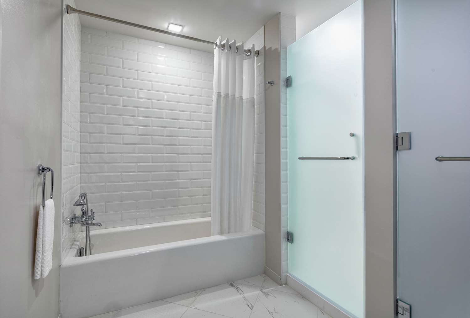 the higgins hotel new orleans curio collection by hilton