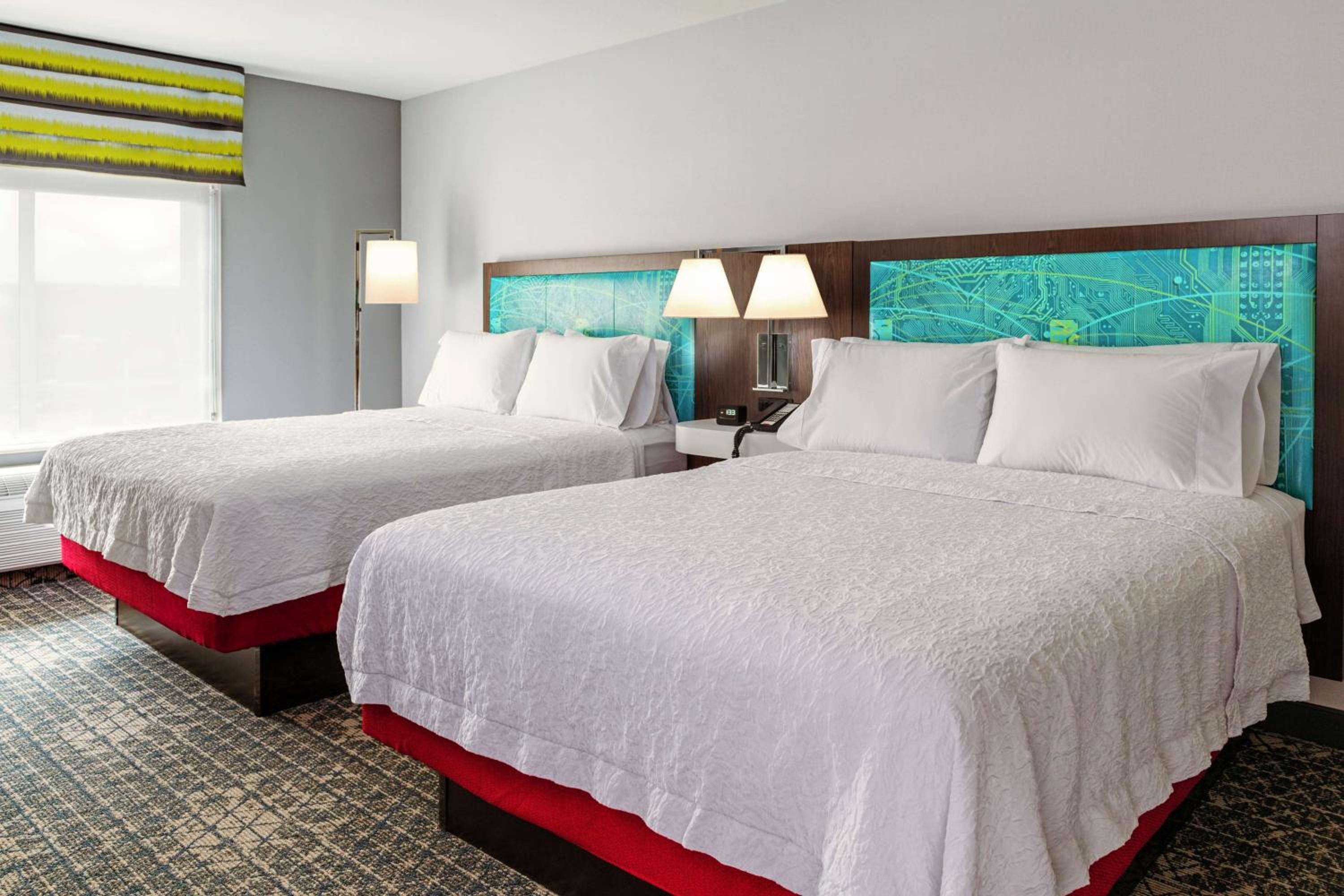 hampton inn and suites pittsburgh new stanton