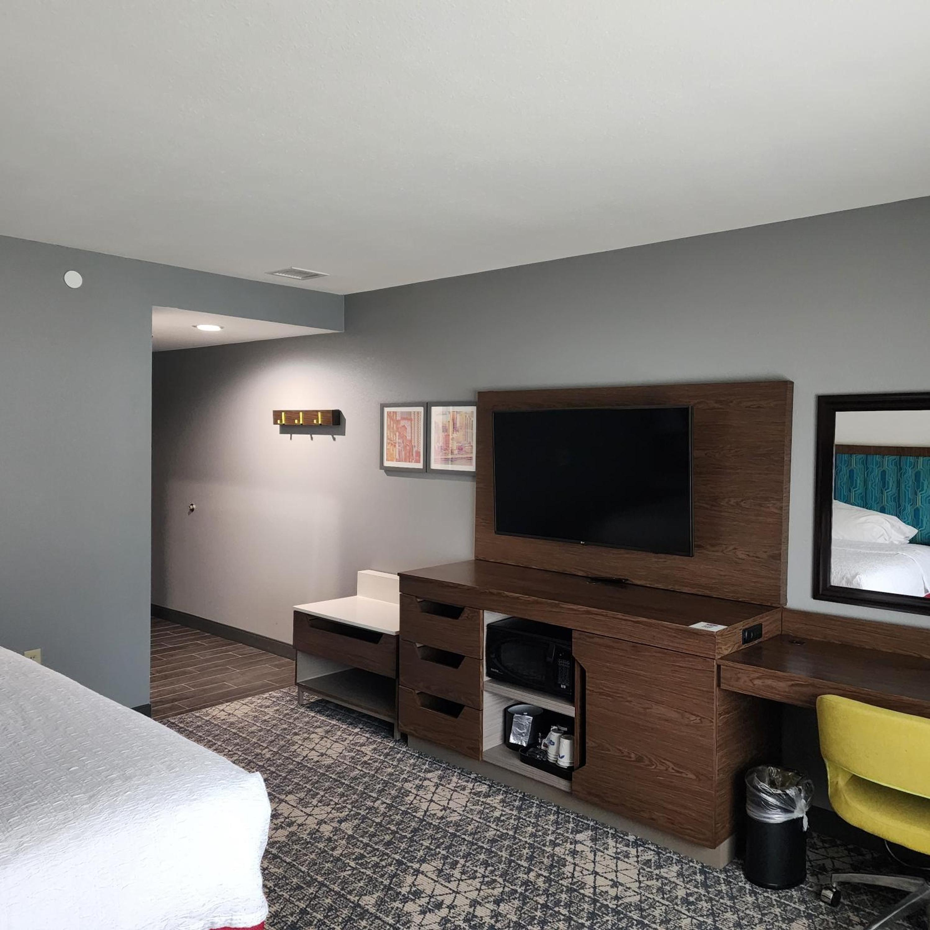hampton inn and suites pittsburgh new stanton