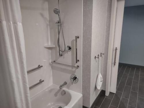 hampton inn and suites pittsburgh new stanton