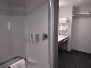 hampton inn and suites pittsburgh new stanton