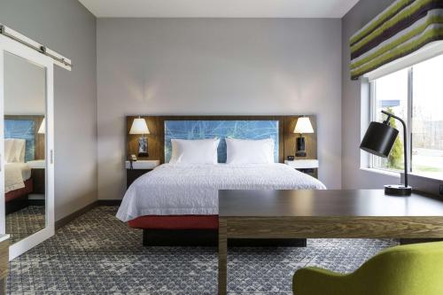 hampton inn and suites pittsburgh new stanton