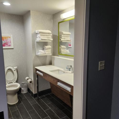hampton inn and suites pittsburgh new stanton