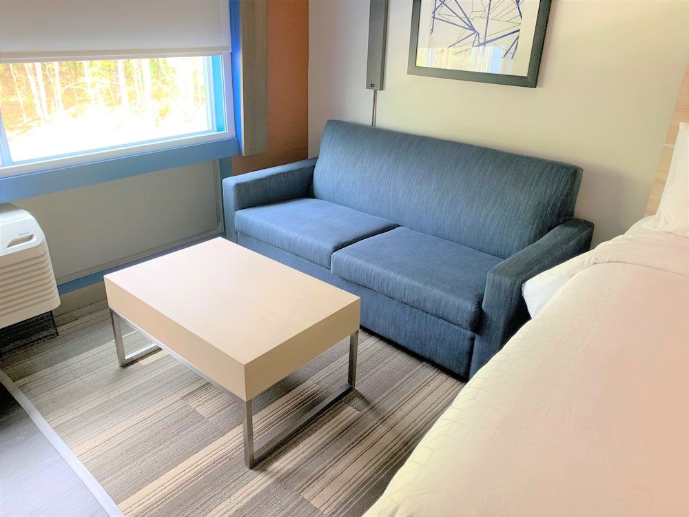 holiday inn exp and sts wilmington west medical park