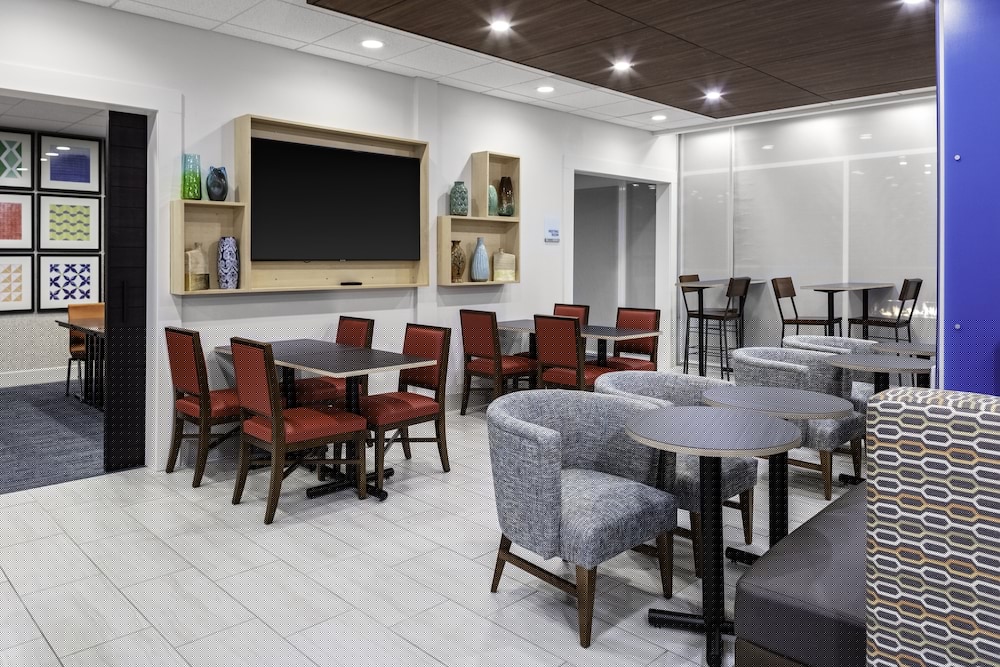 holiday inn exp and sts wilmington west medical park