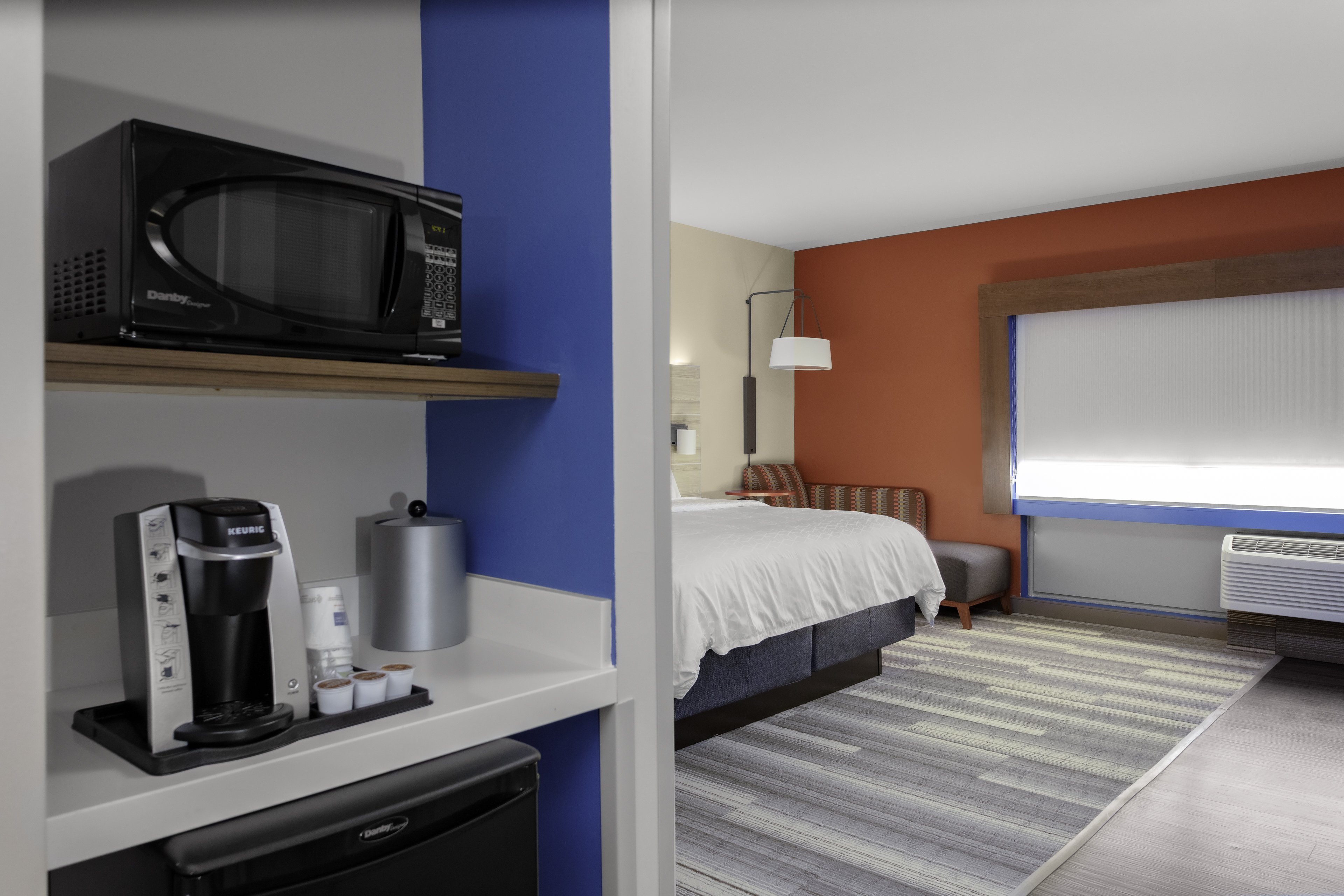 holiday inn exp and sts wilmington west medical park