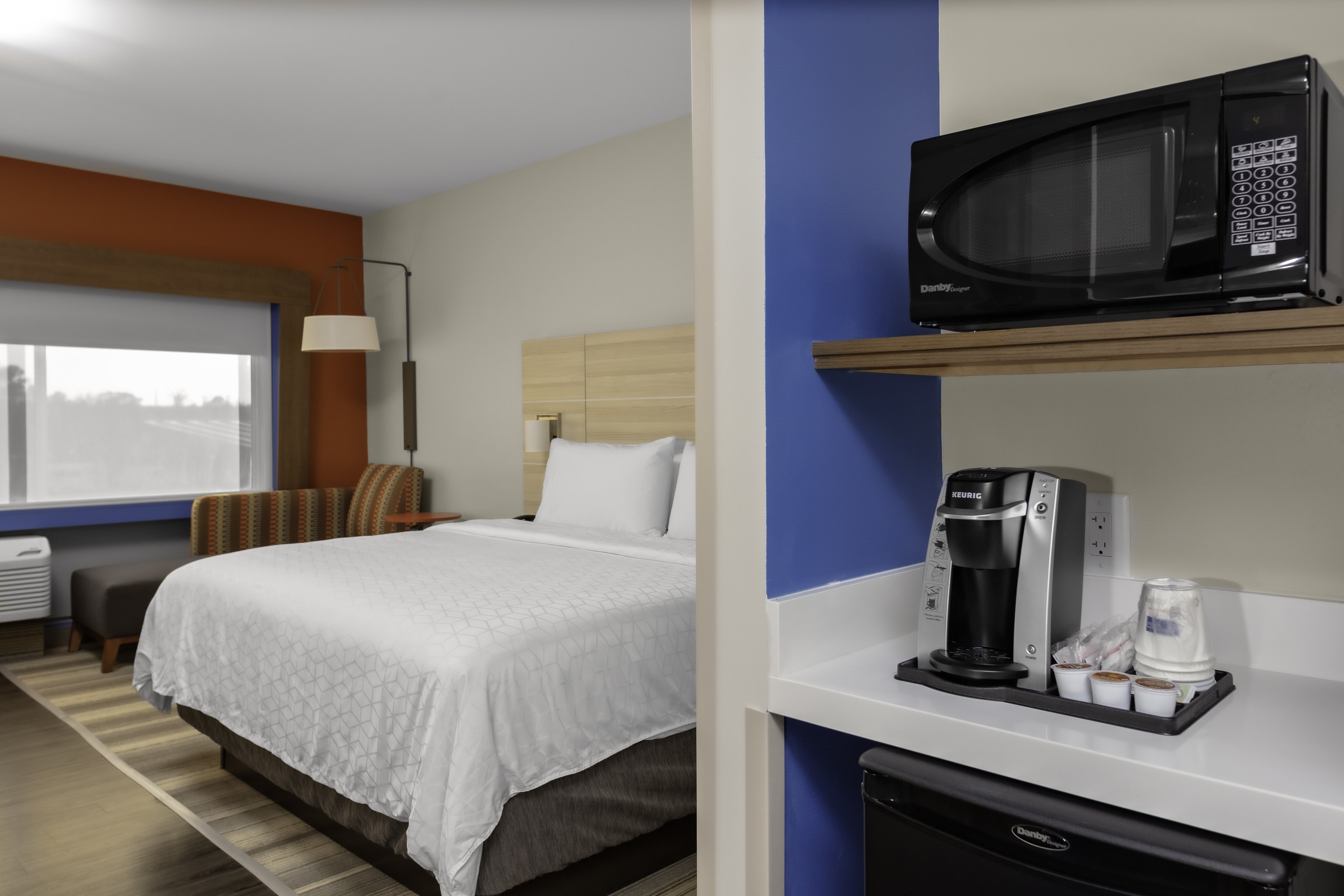 holiday inn exp and sts wilmington west medical park