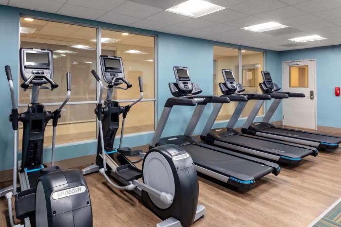 holiday inn exp and sts wilmington west medical park