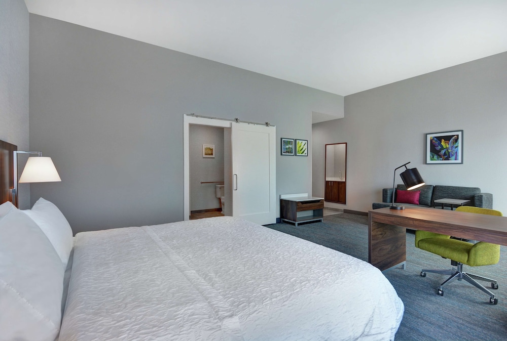 hampton inn and suites middleburg