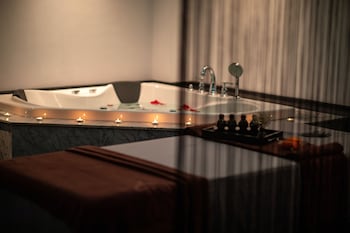 la sinfonia del rey hotel and spa