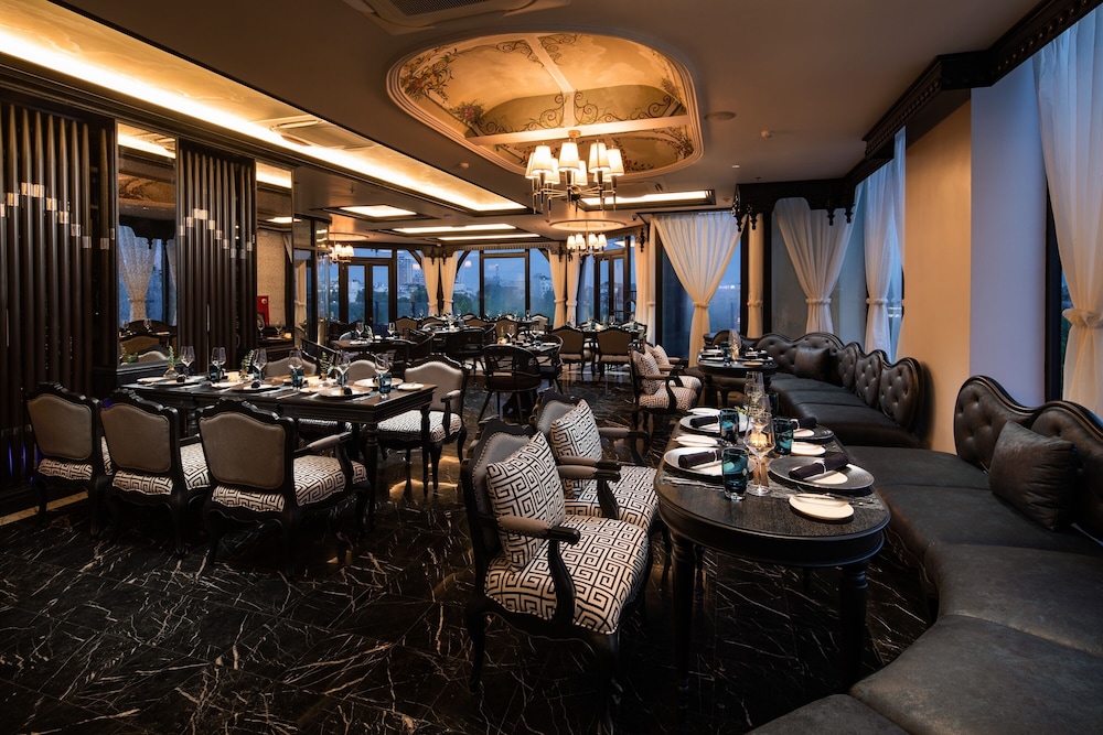 la sinfonia del rey hotel and spa