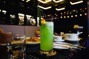 hlaine tet hotel
