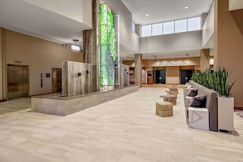 Embassy Suites By Hilton Jonesboro Red Wolf Convention Center,Near Asu Stadium,4 star