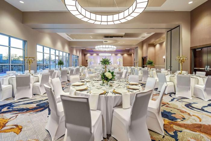 embassy suites by hilton jonesboro red wolf convention center