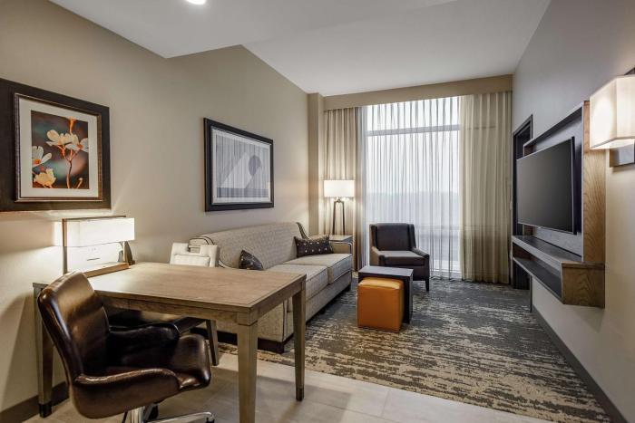 embassy suites by hilton jonesboro red wolf convention center
