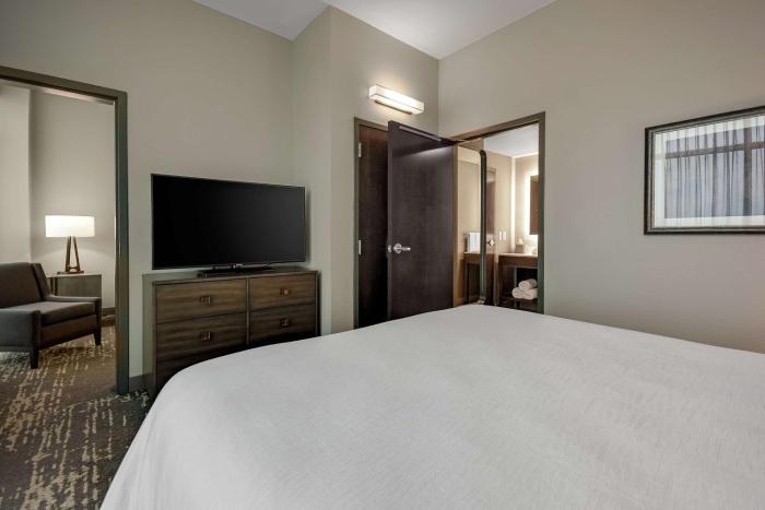 embassy suites by hilton jonesboro red wolf convention center