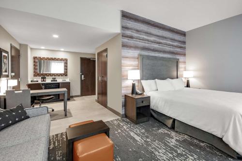 embassy suites by hilton jonesboro red wolf convention center