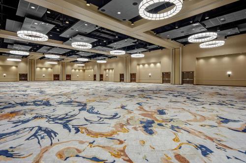 embassy suites by hilton jonesboro red wolf convention center