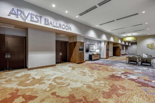 embassy suites by hilton jonesboro red wolf convention center
