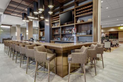embassy suites by hilton jonesboro red wolf convention center