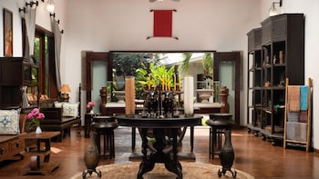 Mane History Lovers,Apsara Theatre>>Siem Reap,5 star