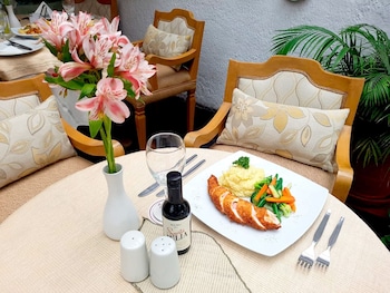 antara hotel and suites miraflores