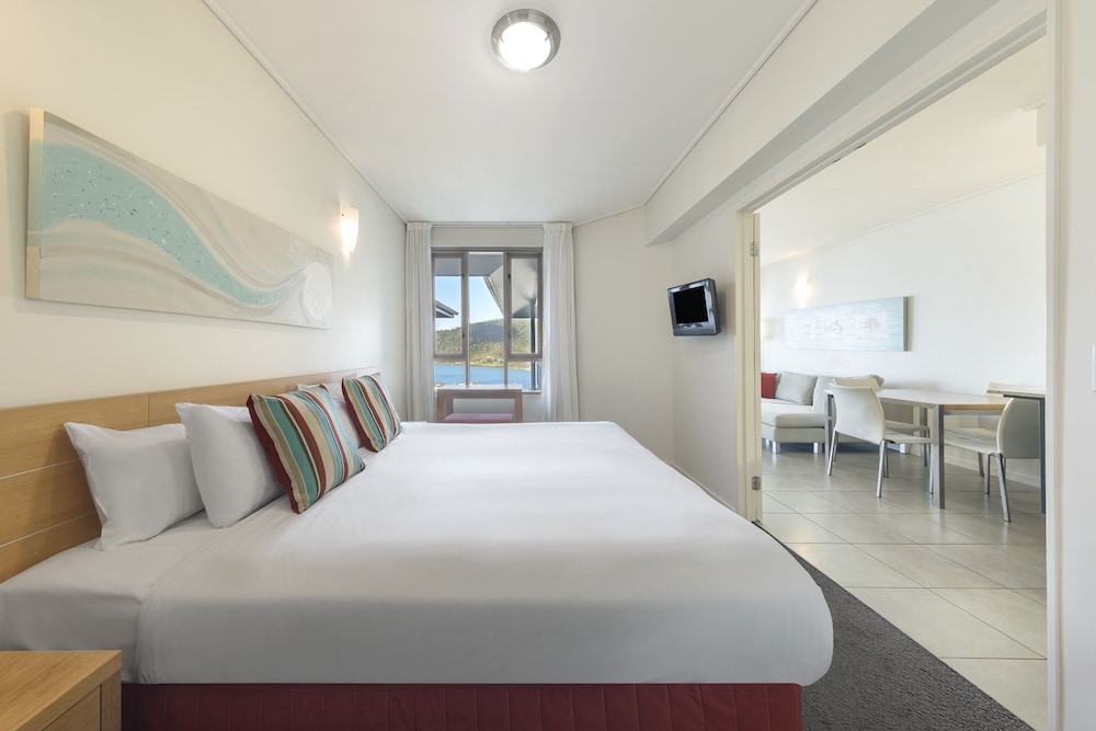 airlie beach