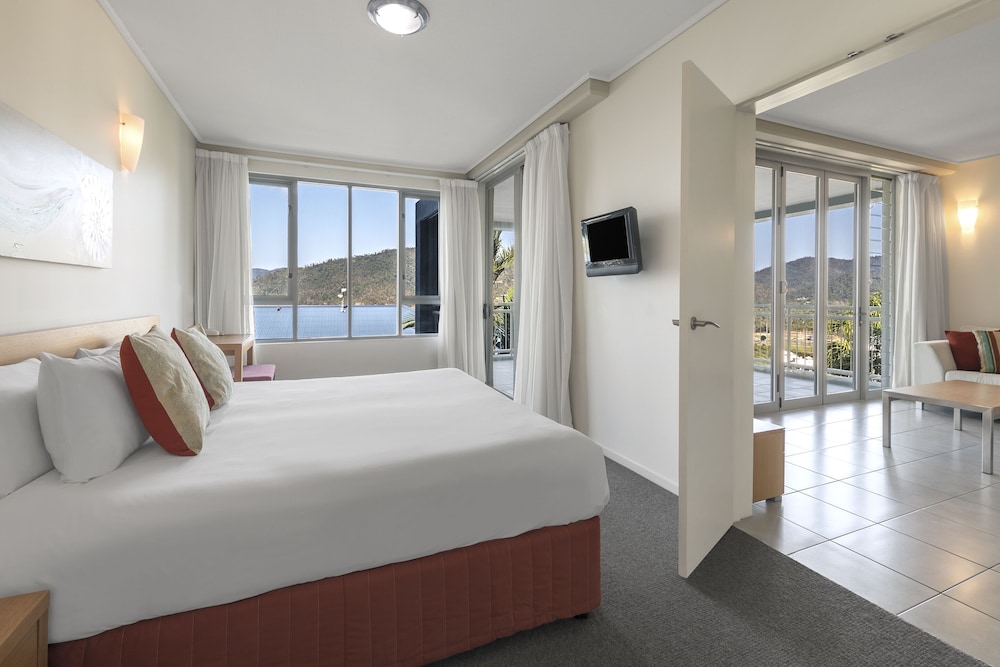 airlie beach