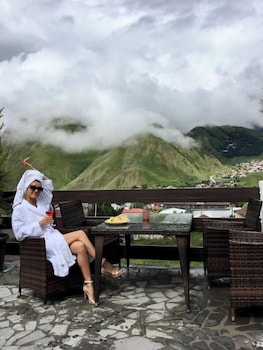 alpine lounge hotel and restaurant