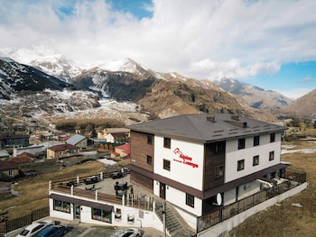 alpine lounge hotel and restaurant