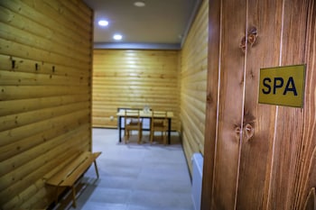 alpine lounge hotel and restaurant