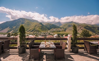 alpine lounge hotel and restaurant