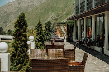 alpine lounge hotel and restaurant