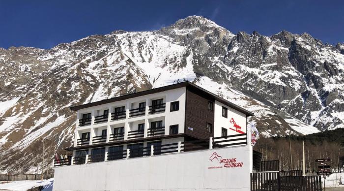 alpine lounge hotel and restaurant