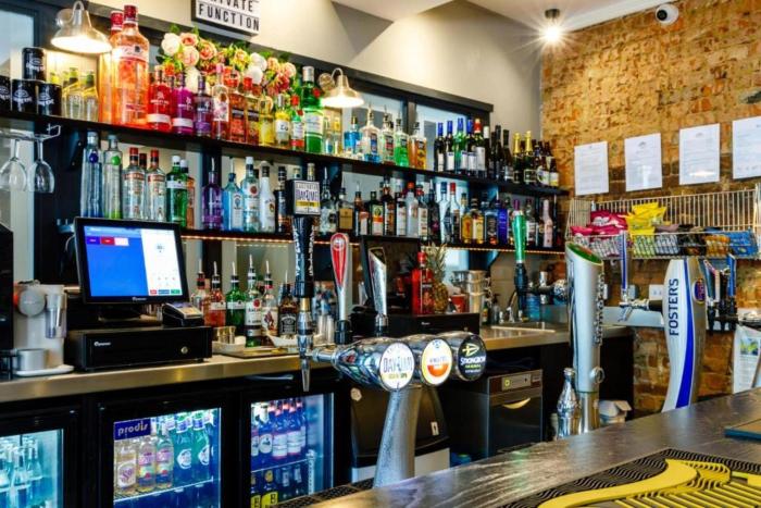 oyo ruby pub and hotel