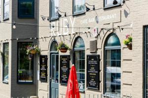 oyo ruby pub and hotel