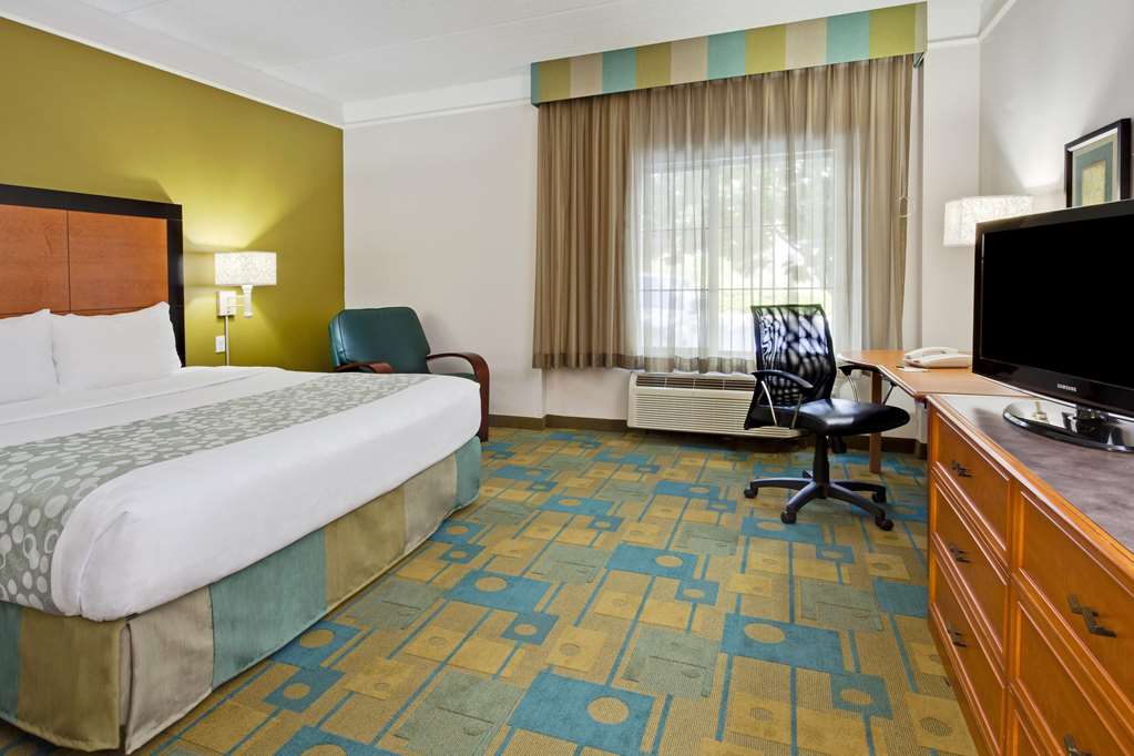 la quinta inn and suites by wyndham ft lauderdale airport