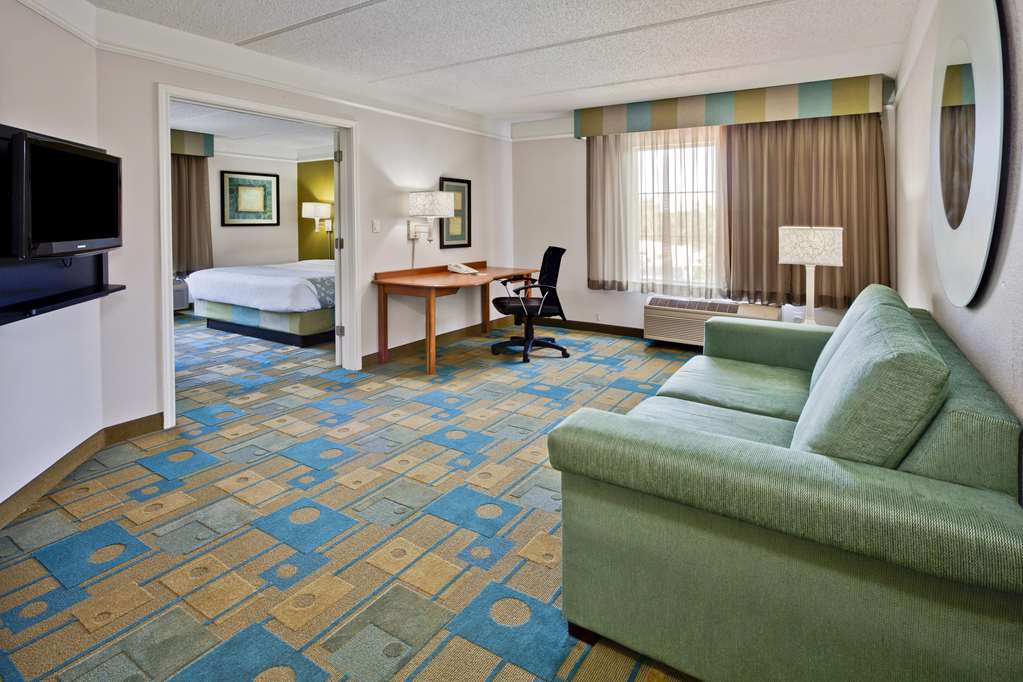 la quinta inn and suites by wyndham ft lauderdale airport
