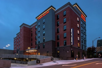 hampton inn and suites winston salem downtown