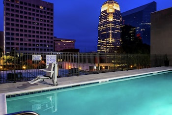 hampton inn and suites winston salem downtown