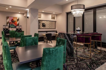 hampton inn and suites winston salem downtown