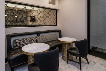 hampton inn and suites winston salem downtown