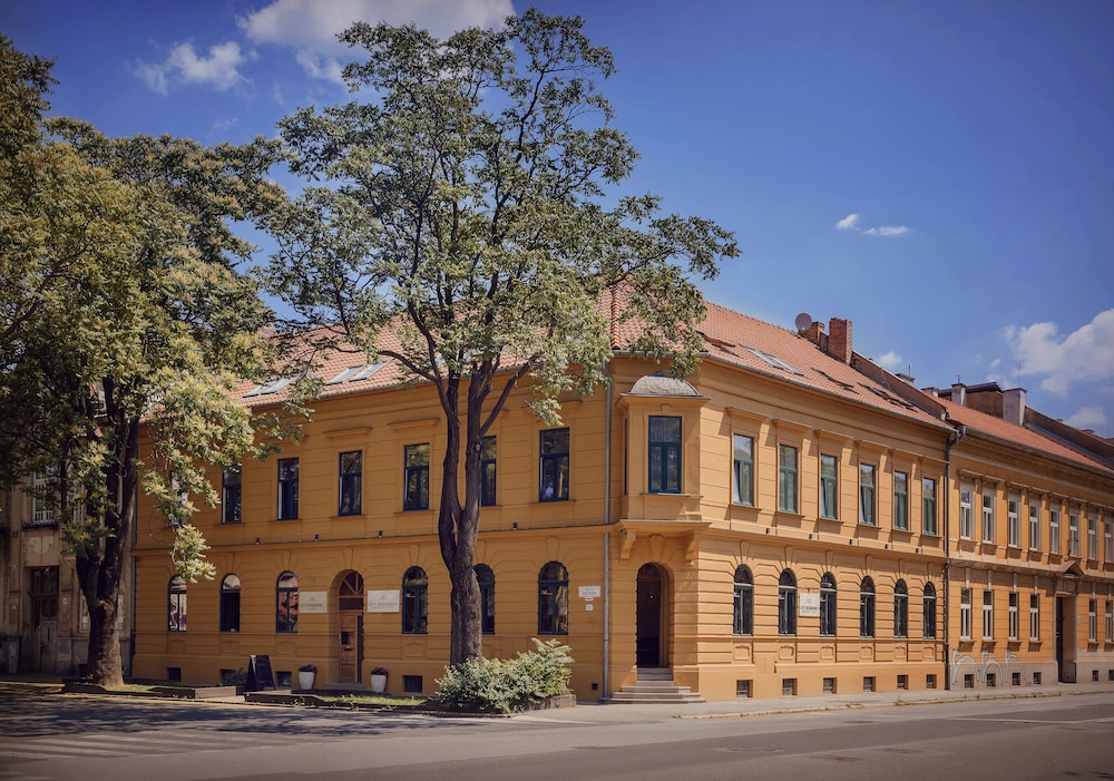 city residence apartment hotel